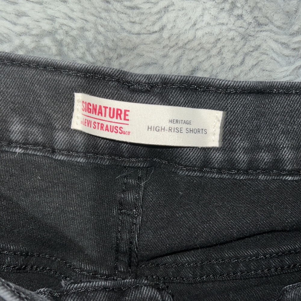 Levi High Rise Shorts - Picture 3 of 5